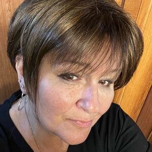 Estetica Carina Wig in R6/28F